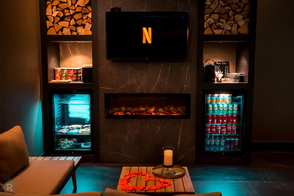 privé sauna met whirlpool, Finse sauna, stoomcabine, lounge en infrarood Sun shower