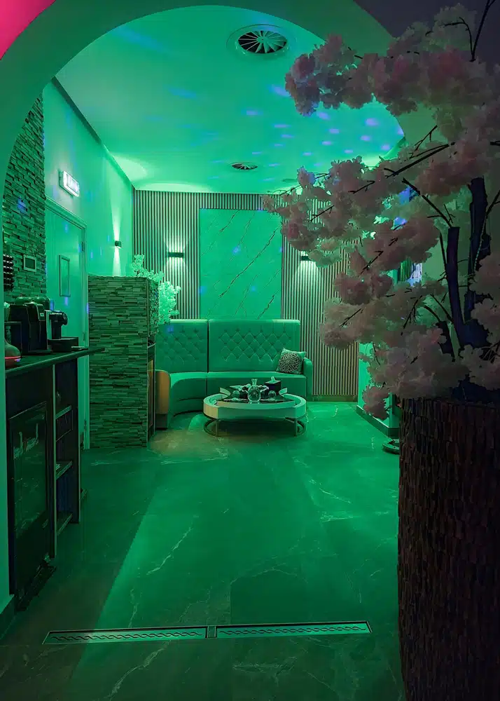 Natuurlijk groene lounge ruimte